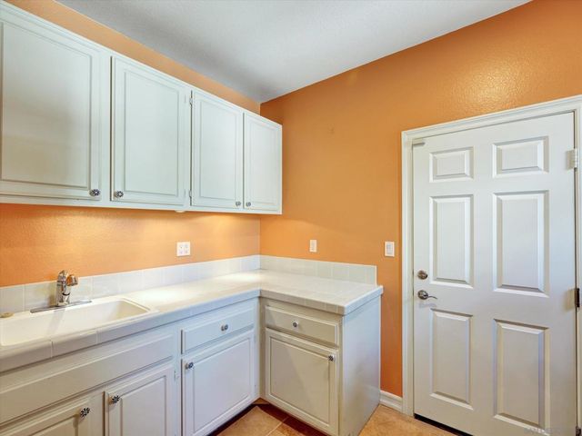 25440 Rue Lausanne, Escondido, CA 92026