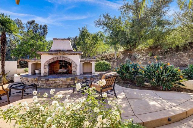 25440 Rue Lausanne, Escondido, CA 92026