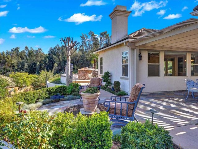 25440 Rue Lausanne, Escondido, CA 92026