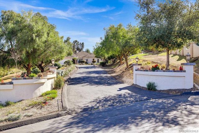 25440 Rue Lausanne, Escondido, CA 92026