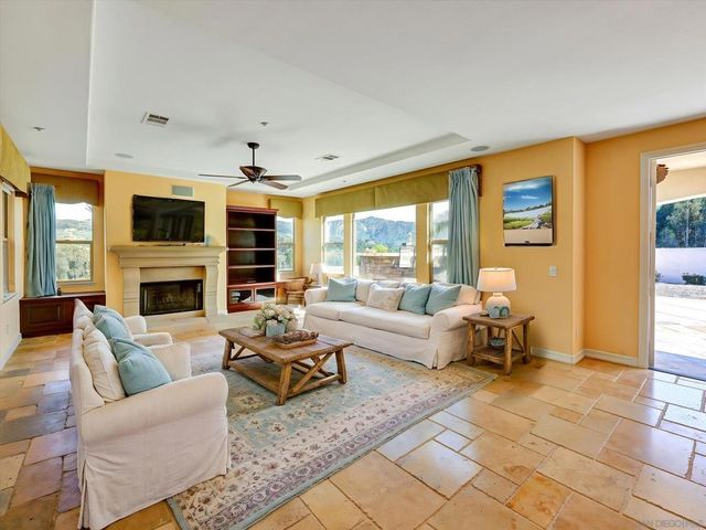 25440 Rue Lausanne, Escondido, CA 92026