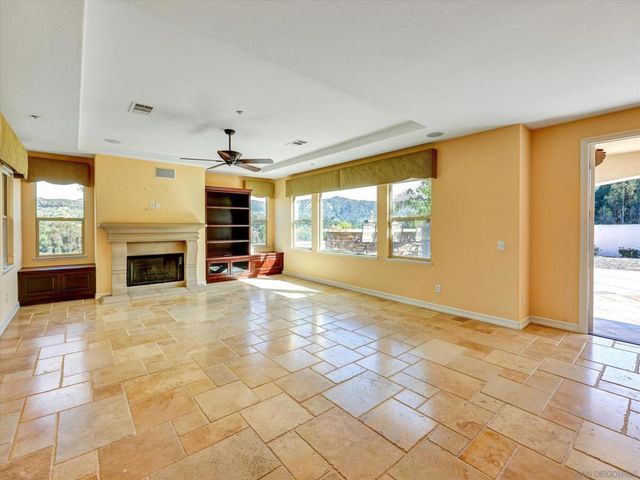 25440 Rue Lausanne, Escondido, CA 92026