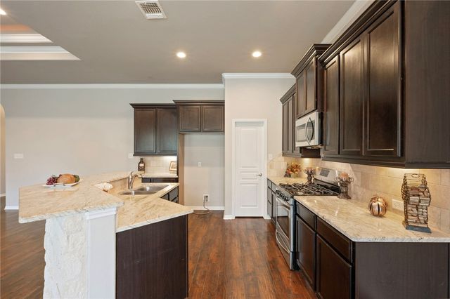 2502 Kinnersley Lane, College Station, TX 77845