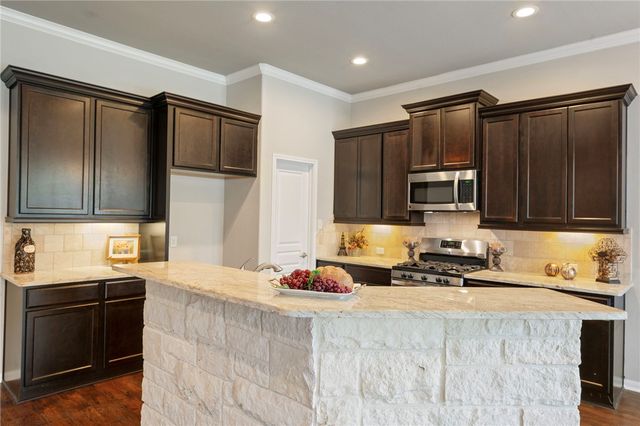 2502 Kinnersley Lane, College Station, TX 77845