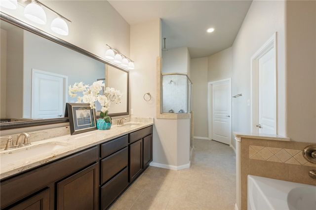 2502 Kinnersley Lane, College Station, TX 77845