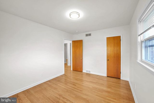 12 GREGG AVE, Newport, DE 19804