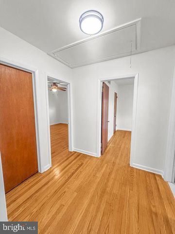 12 GREGG AVE, Newport, DE 19804