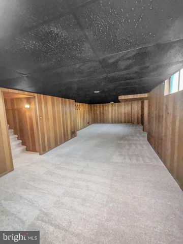 12 GREGG AVE, Newport, DE 19804