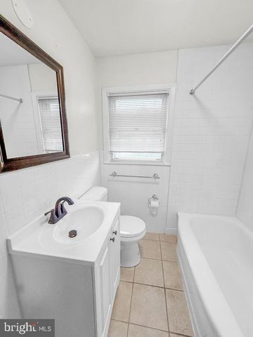 12 GREGG AVE, Newport, DE 19804