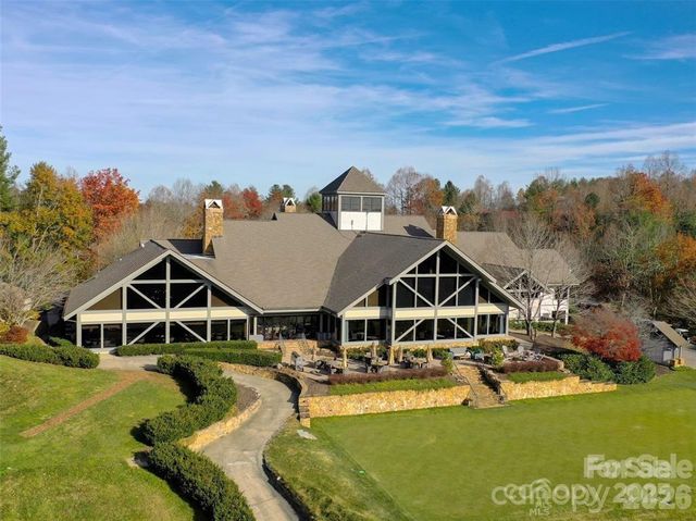 000 Didrikson Way 244, Hendersonville, NC 28739