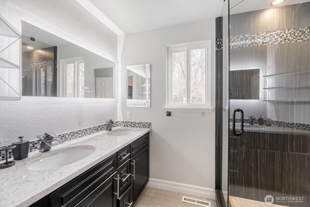 11850 NE 105th Lane, Kirkland, WA 98033