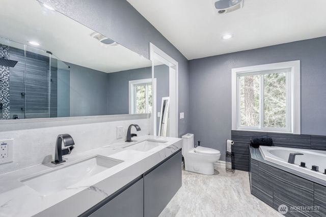 11850 NE 105th Lane, Kirkland, WA 98033