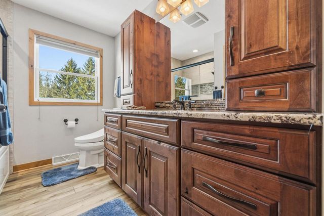 W245N4749 Swan ROAD, Pewaukee, WI 53072