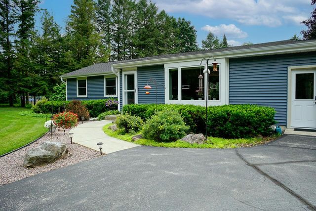 W245N4749 Swan ROAD, Pewaukee, WI 53072