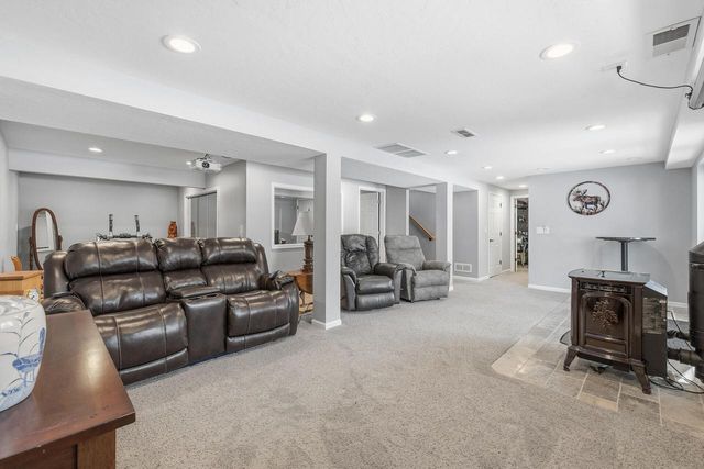 W245N4749 Swan ROAD, Pewaukee, WI 53072