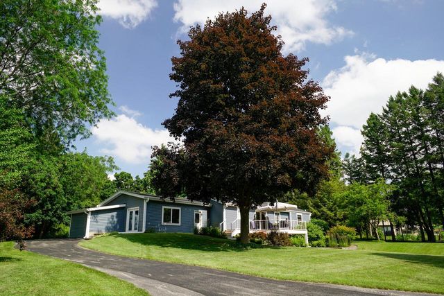 W245N4749 Swan ROAD, Pewaukee, WI 53072