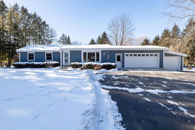 W245N4749 Swan ROAD, Pewaukee, WI 53072