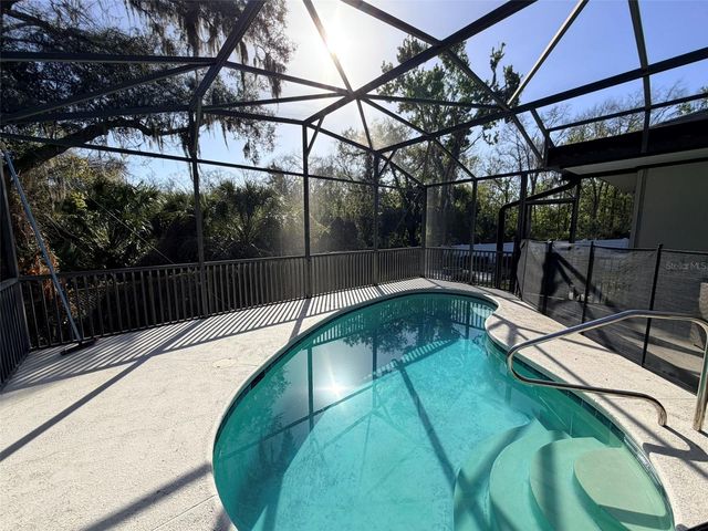 551 LAKE AVENUE, Altamonte Springs, FL 32701