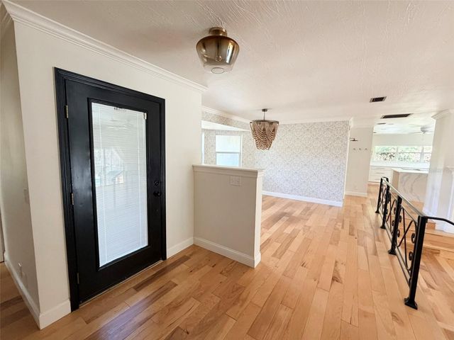 551 LAKE AVENUE, Altamonte Springs, FL 32701