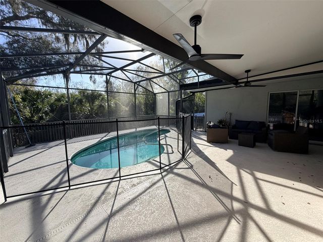 551 LAKE AVENUE, Altamonte Springs, FL 32701