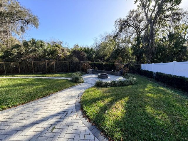 551 LAKE AVENUE, Altamonte Springs, FL 32701