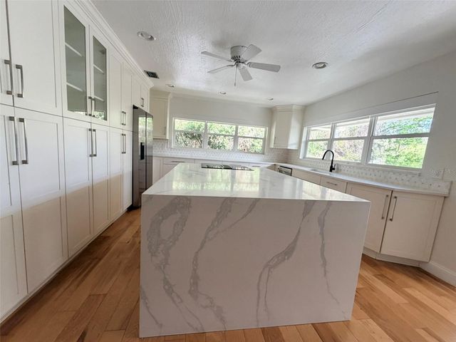 551 LAKE AVENUE, Altamonte Springs, FL 32701