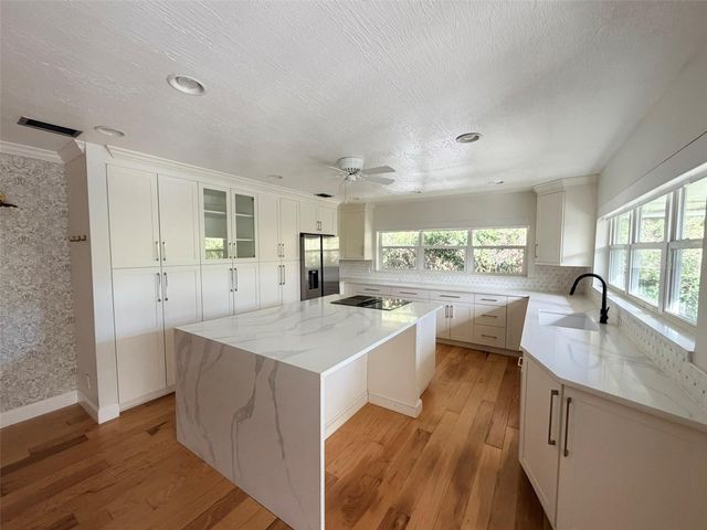 551 LAKE AVENUE, Altamonte Springs, FL 32701