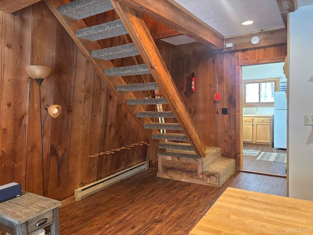 10736 N Cannonball Court, Bessemer, MI 49911