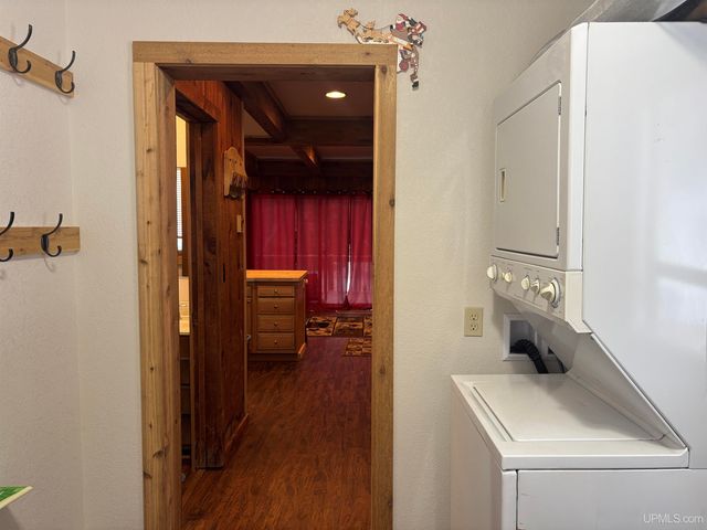 10736 N Cannonball Court, Bessemer, MI 49911