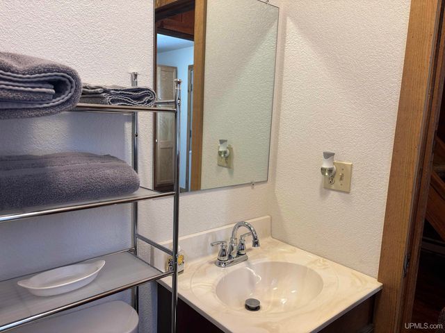 10736 N Cannonball Court, Bessemer, MI 49911