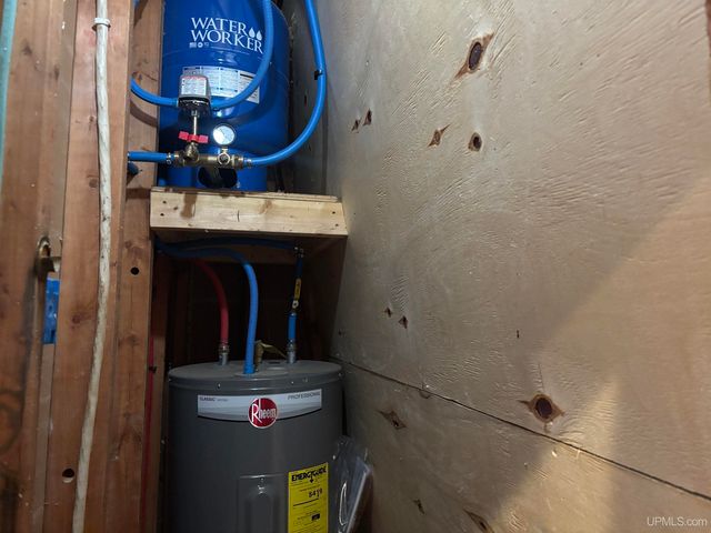 10736 N Cannonball Court, Bessemer, MI 49911