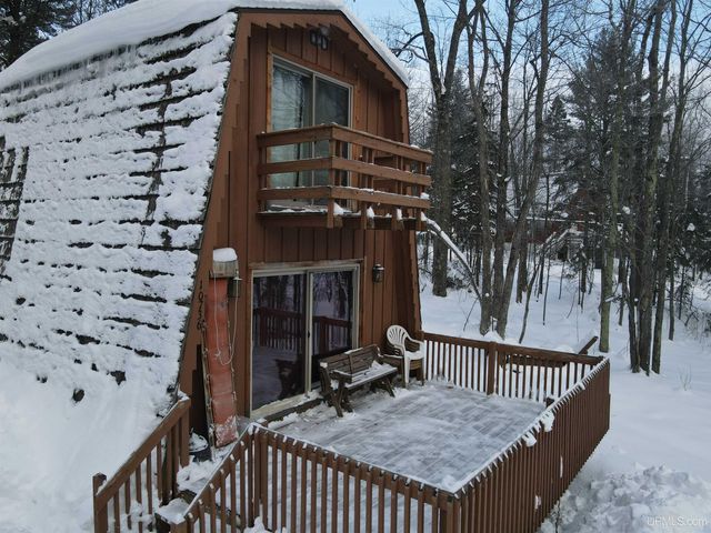 10736 N Cannonball Court, Bessemer, MI 49911