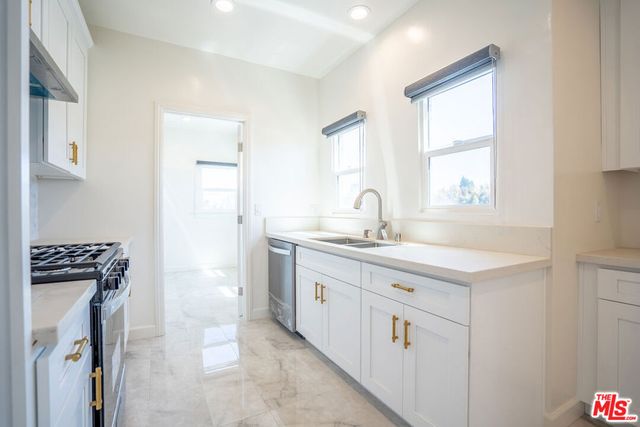 1226 Keniston Avenue, Los Angeles, CA 90019