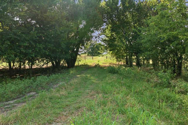 5615 N Farm Market 51, Weatherford, TX 76085