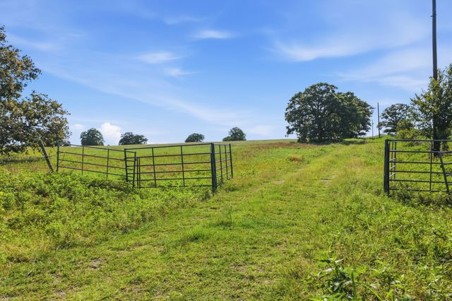 5615 N Farm Market 51, Weatherford, TX 76085
