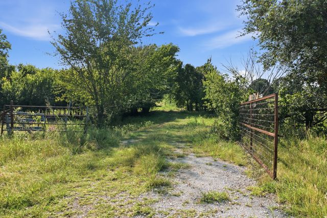 5615 N Farm Market 51, Weatherford, TX 76085