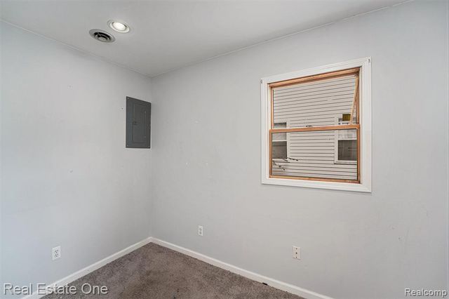 8276 Timken Avenue, Warren, MI 48089