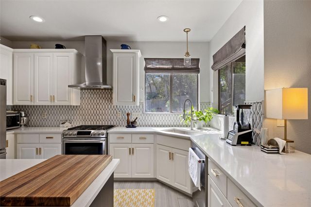 5601 Barker Ridge DR, Austin, TX 78759
