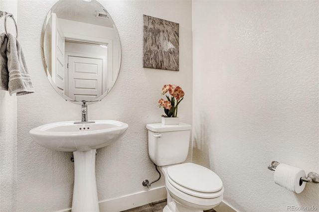 19562 E Sunset Circle, Centennial, CO 80015