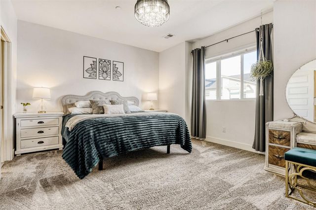 19562 E Sunset Circle, Centennial, CO 80015