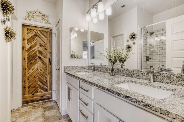 19562 E Sunset Circle, Centennial, CO 80015