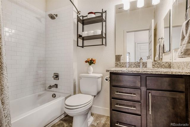 19562 E Sunset Circle, Centennial, CO 80015