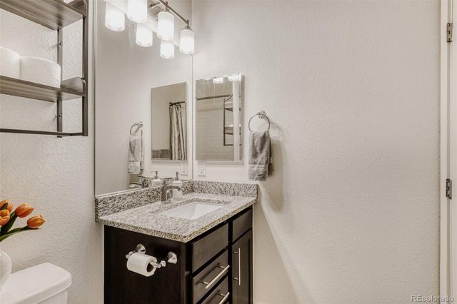 19562 E Sunset Circle, Centennial, CO 80015