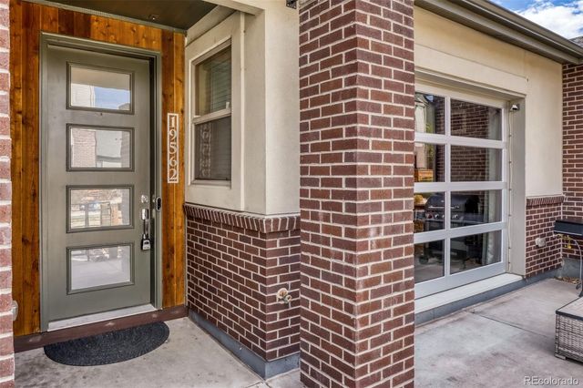 19562 E Sunset Circle, Centennial, CO 80015