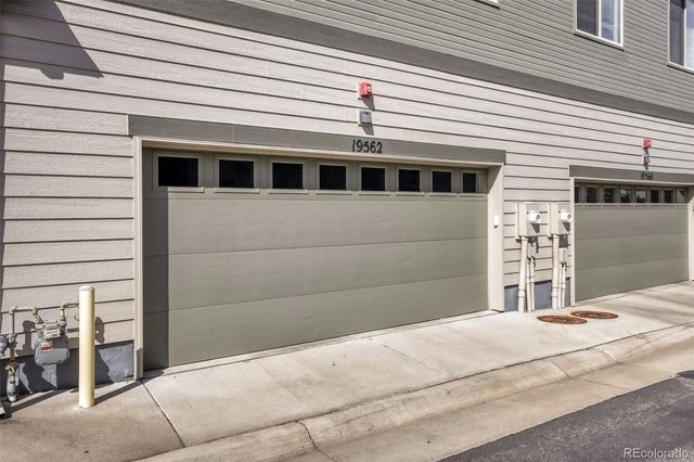 19562 E Sunset Circle, Centennial, CO 80015