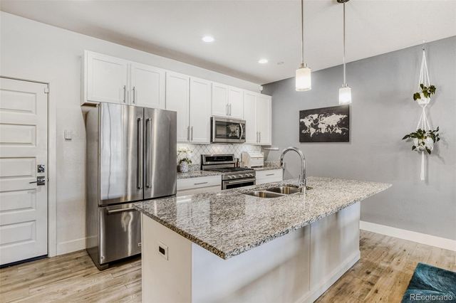 19562 E Sunset Circle, Centennial, CO 80015