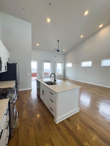 1753 Boxwood Dr, Nashville, TN 37211