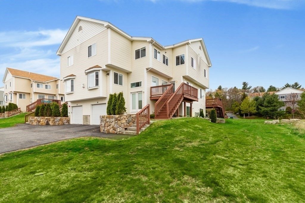 39 John Hancock Dr 39, Ashland, MA 01721