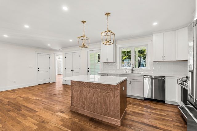10 Harvey Park, Lynnfield, MA 01940