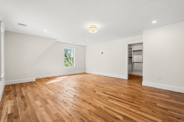 10 Harvey Park, Lynnfield, MA 01940